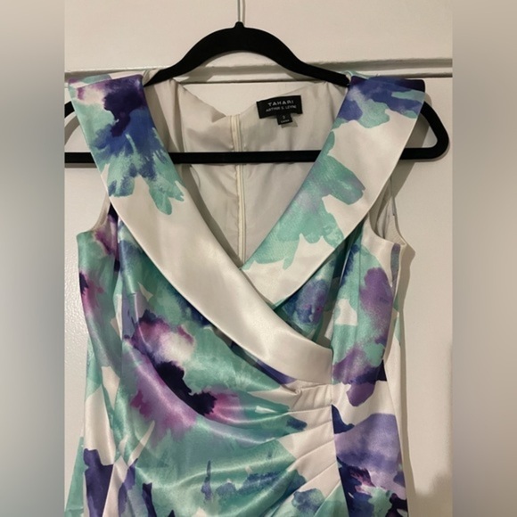 Tahari Floral MIDI Dress Size 2 - Picture 4 of 7